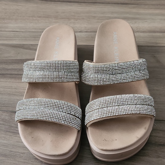 Anne Klein Shoes - Picture 2 of 2